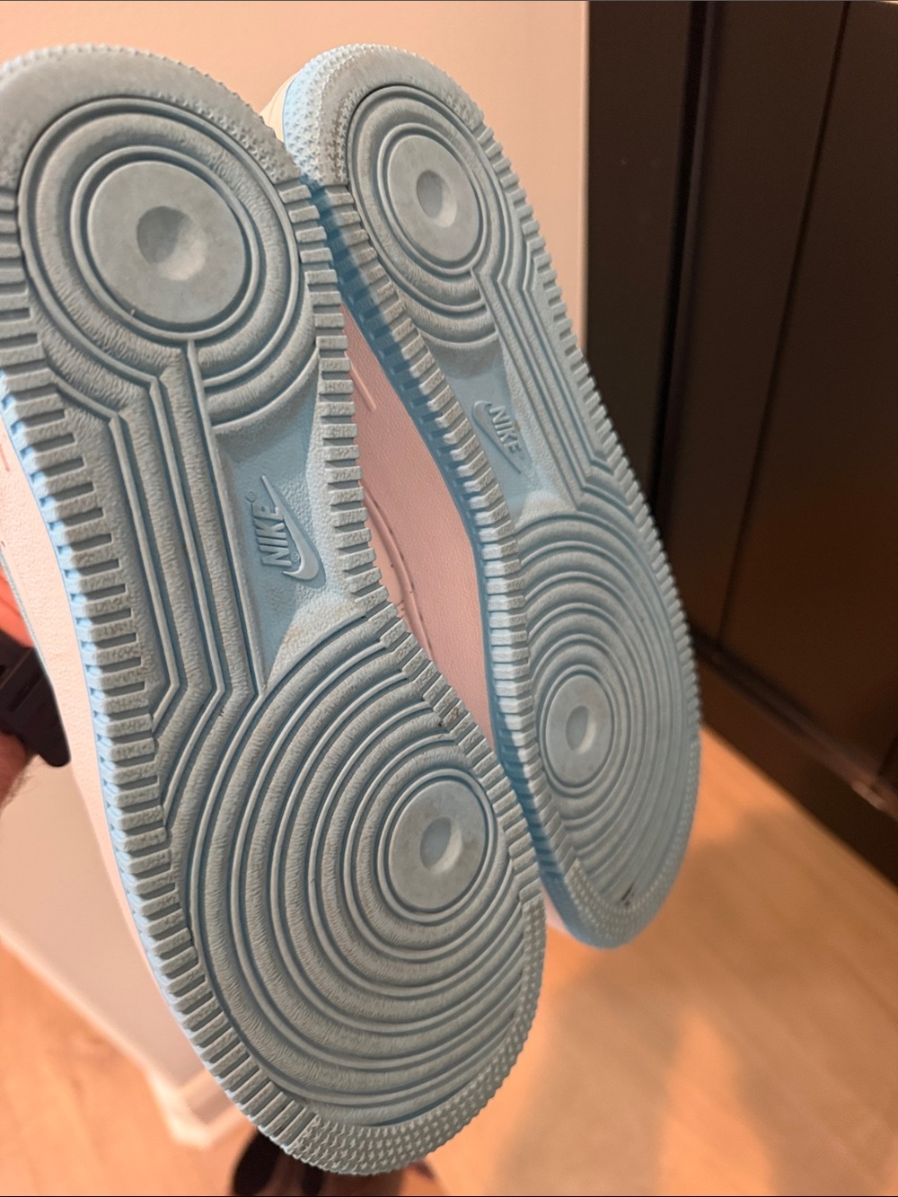 Nike White Low-Top Sneakers with Light Blue Swoosh - Picture 2 of 3